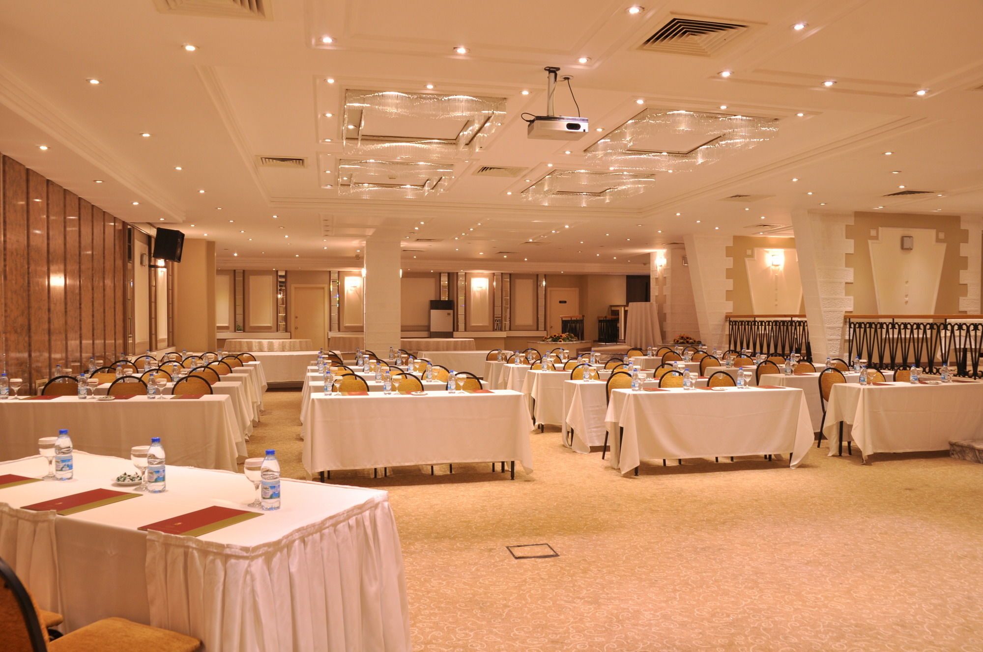 Altinel Ankara Hotel & Convention Center Экстерьер фото