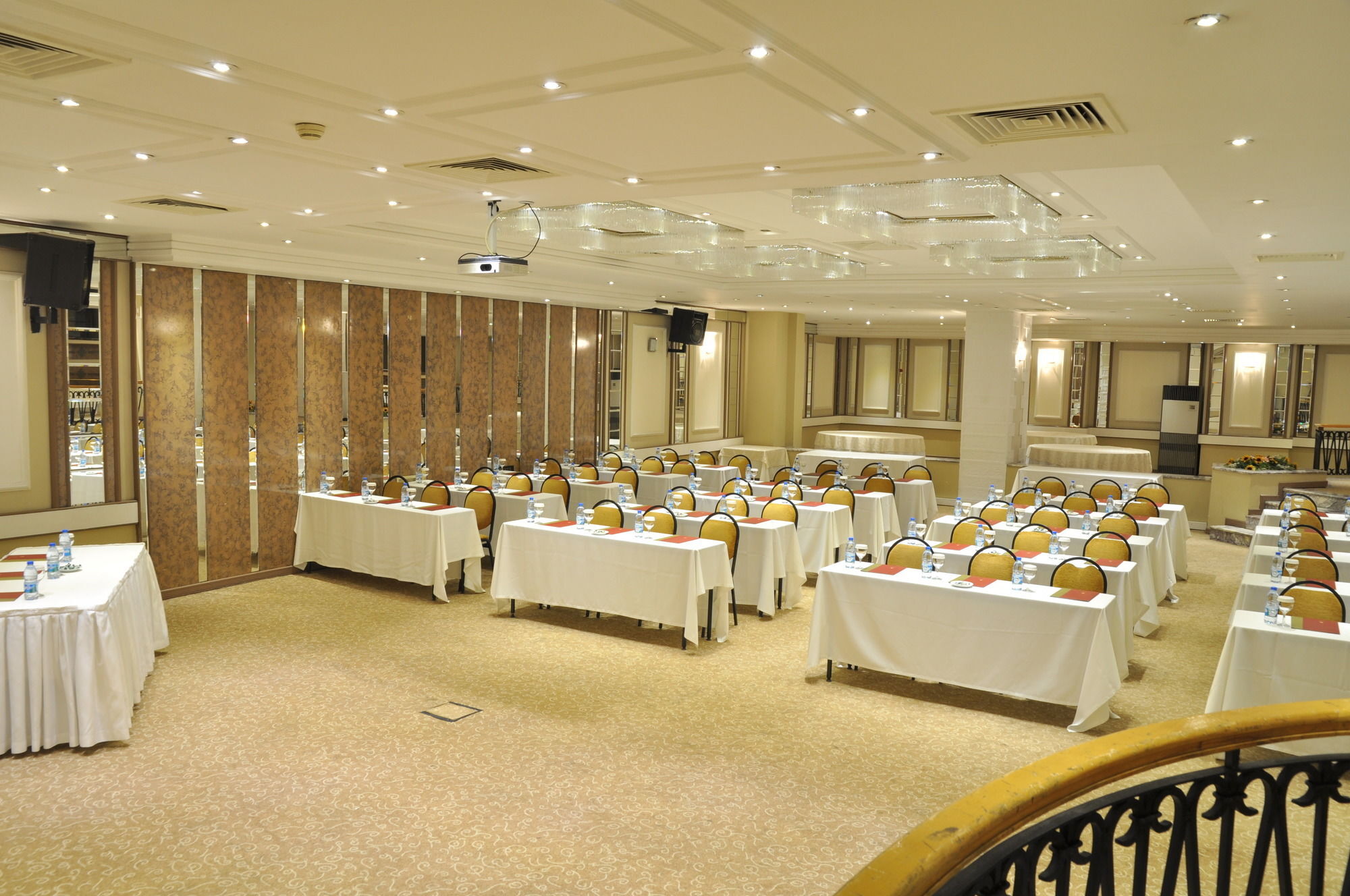 Altinel Ankara Hotel & Convention Center Экстерьер фото